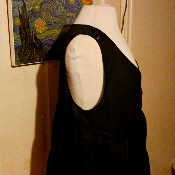 NWOT- Jessica Simpson XL Black Dressy or Casual Tank Top w/ See Through Stripes - Picture 2 of 9